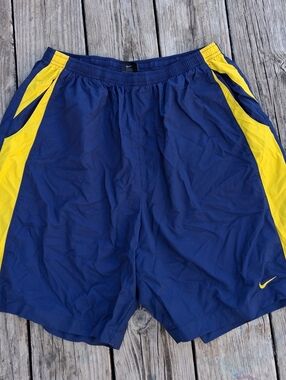 Nike Y2K Navy Yellow Nylon Athletic Shorts Sz Large Vintage Style Swoosh